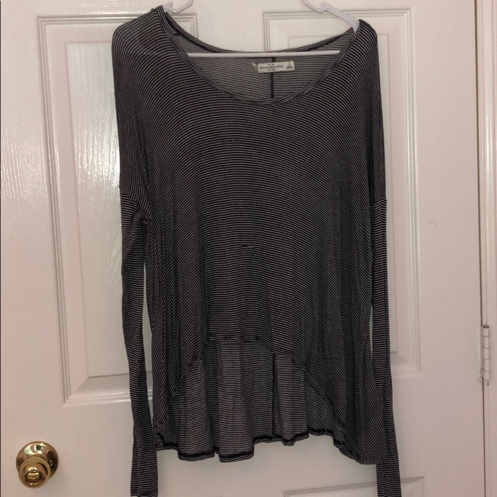 Flowy, long sleeved Abercrombie top
